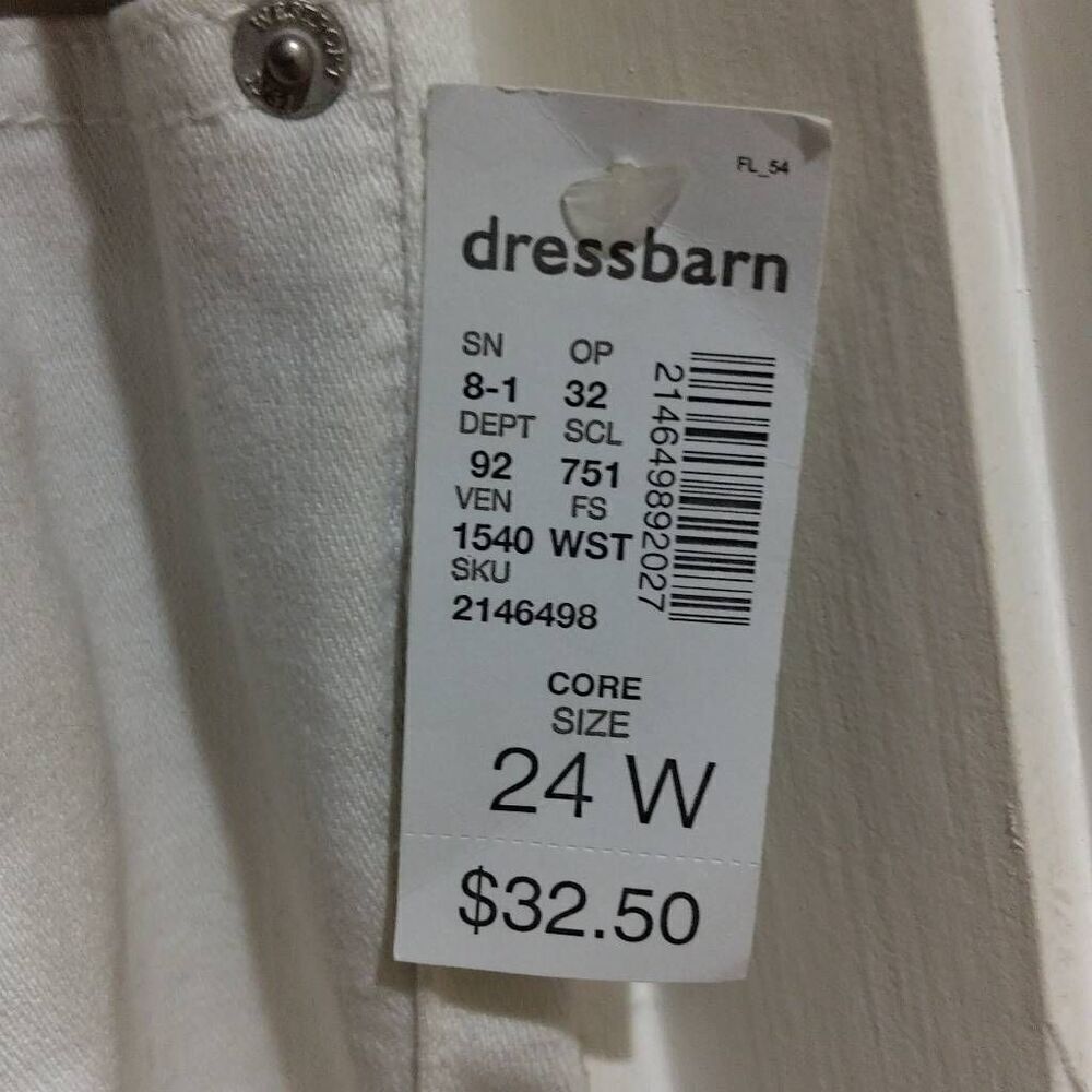 Westport 62 Women's White Relaxed Crop Pants Size 24W